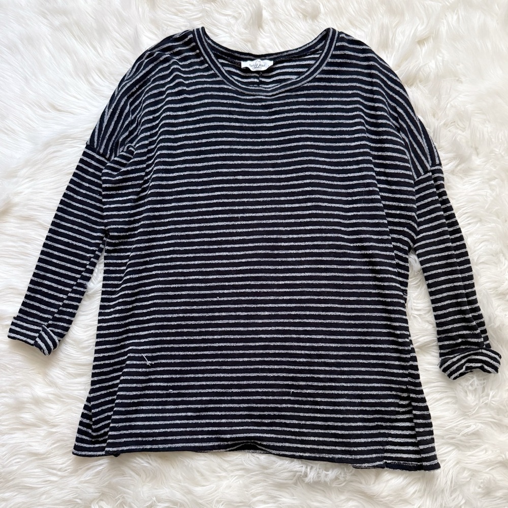 Carly Jean LA Oversized Black & White Stripe Knit Top Size Small
